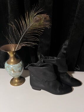 Vero Cuoio Black Fold-Over Leather Ankle Booties